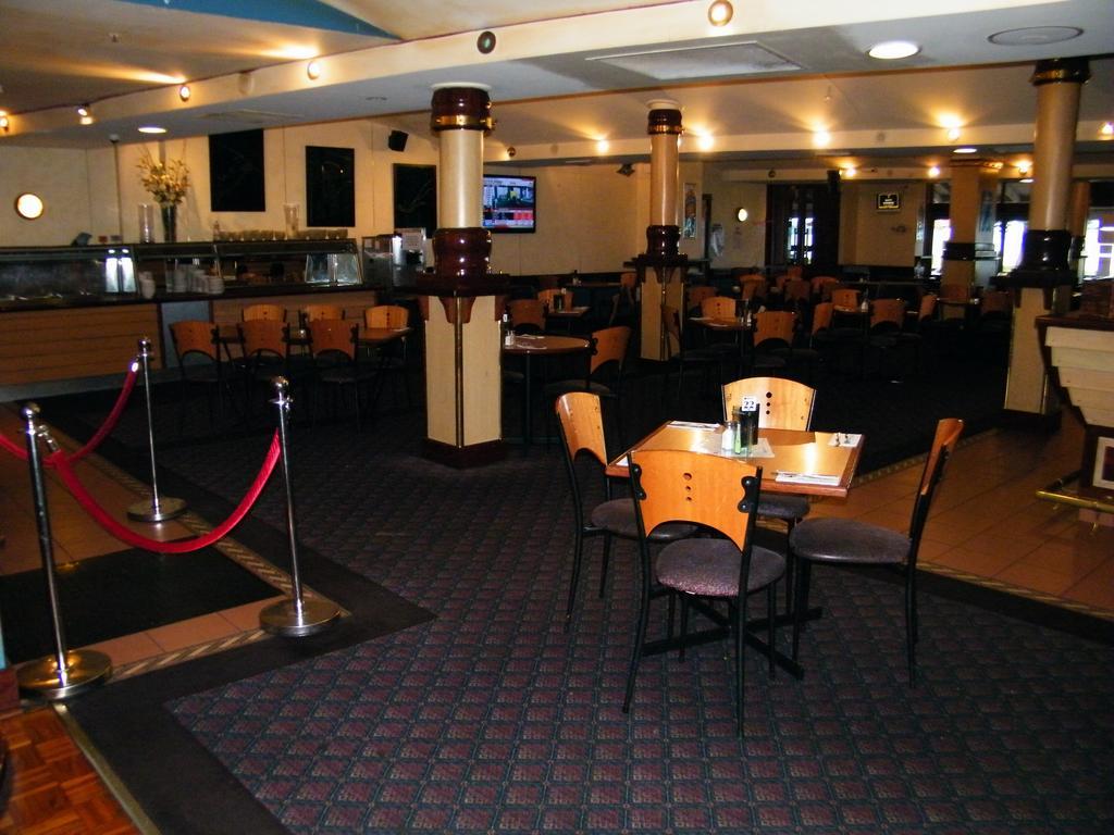 Grand Tasman Hotel Port Lincoln Buitenkant foto